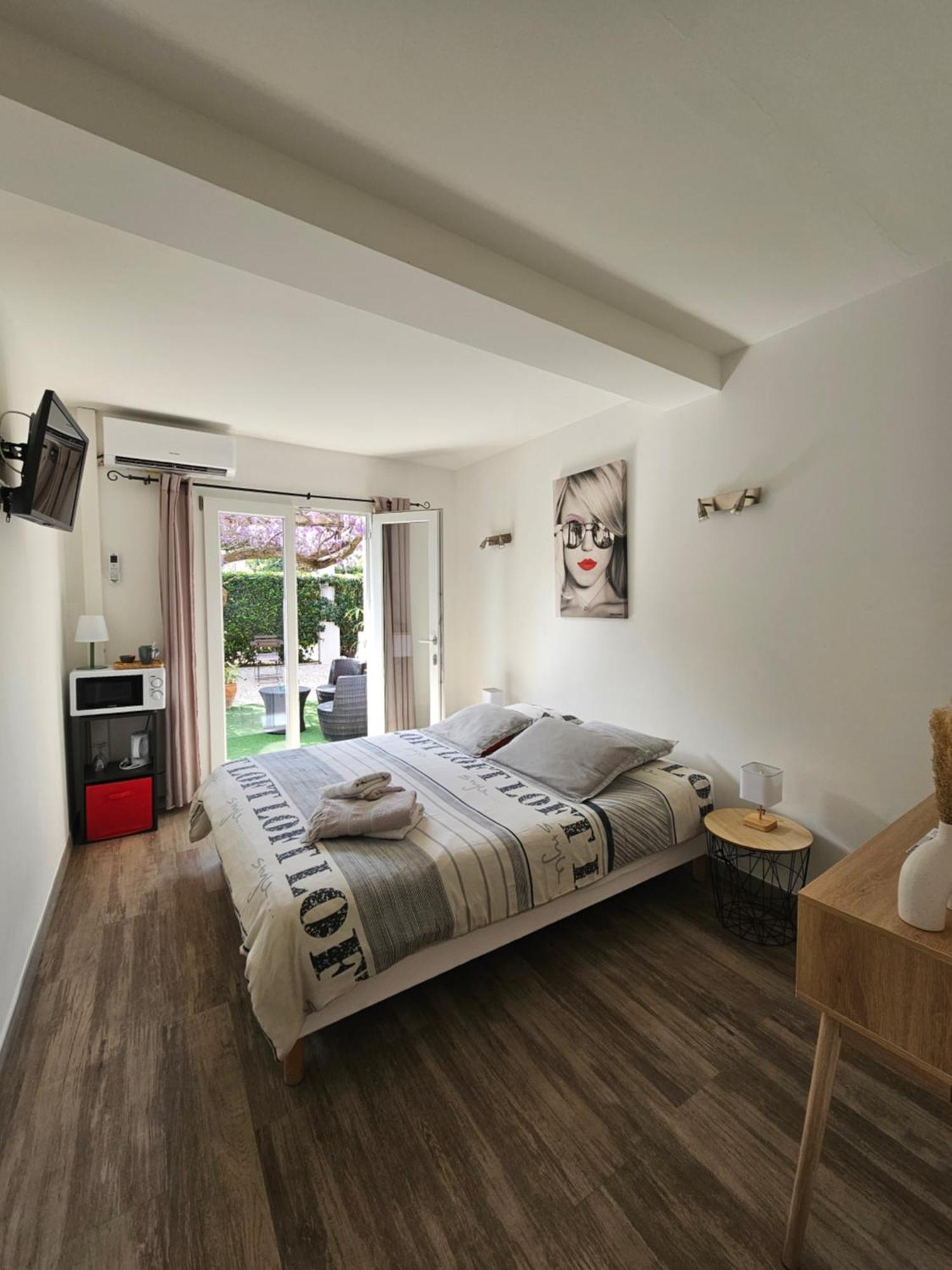 Chez Louis Hotel 3*