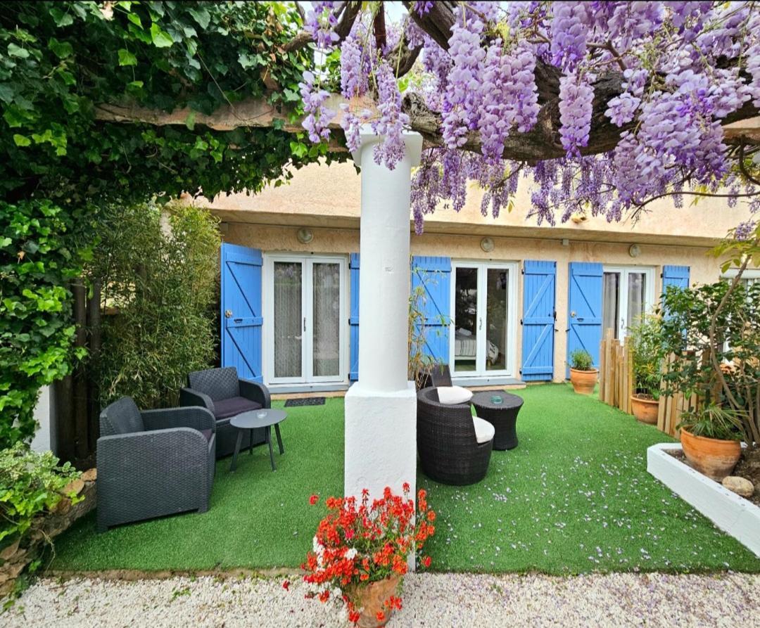 Chez Louis Hotel